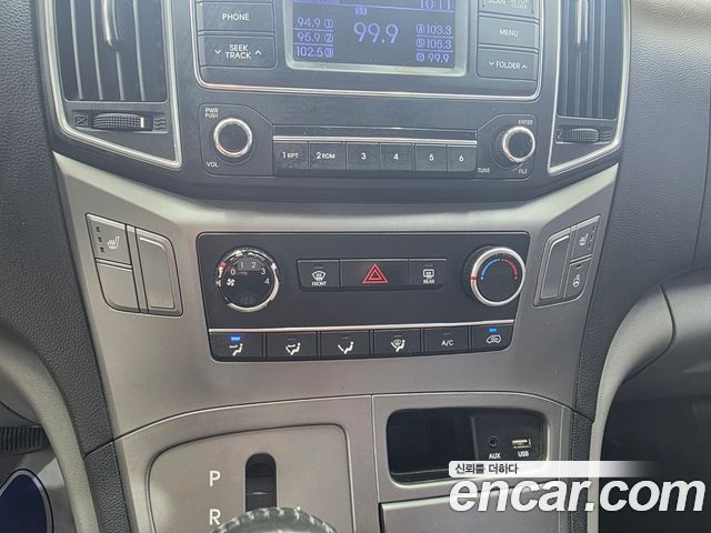 Hyundai Starex 2017 — photo 17