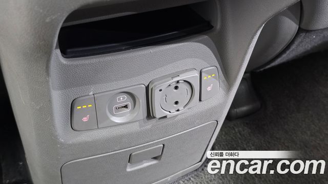 Kia Canival 2015 — photo 19