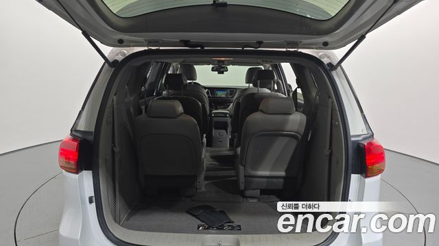 Kia Canival 2015 — photo 24