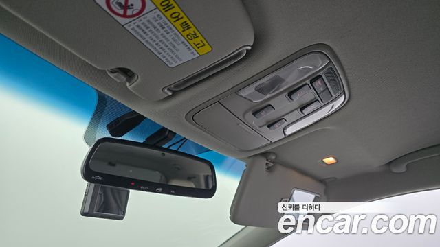 Kia Canival 2015 — photo 26