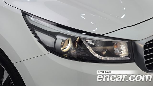 Kia Canival 2015 — photo 8