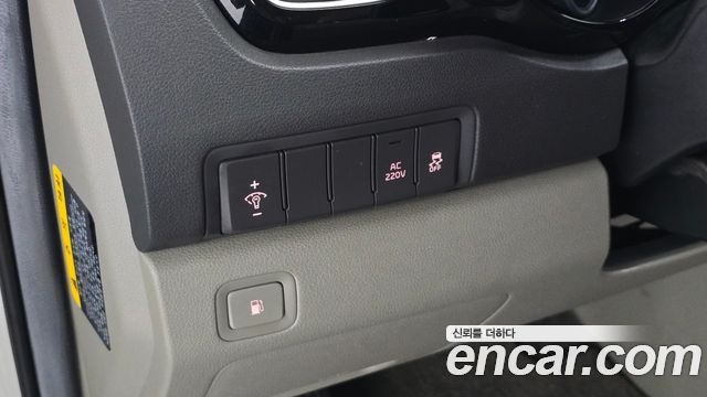 Kia Canival 2015 — photo 28