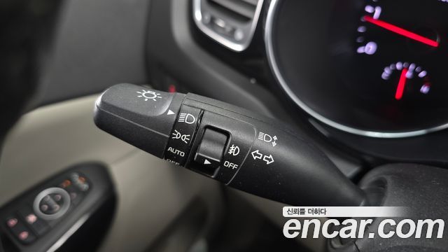 Kia Canival 2015 — photo 30