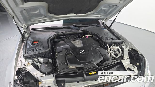 Mercedes-Benz E-Class 2017 — photo 6