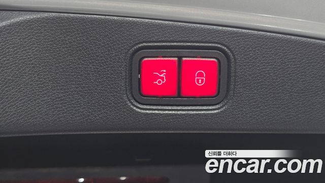Mercedes-Benz E-Class 2017 — photo 23