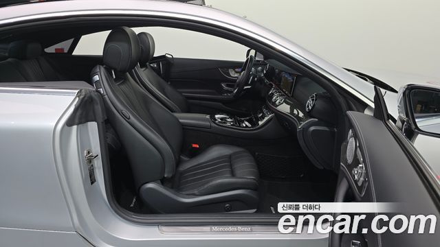 Mercedes-Benz E-Class 2017 — photo 16