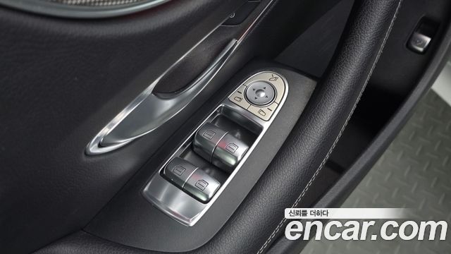 Mercedes-Benz E-Class 2017 — photo 29