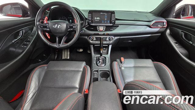 Hyundai i30 2019 — photo 10