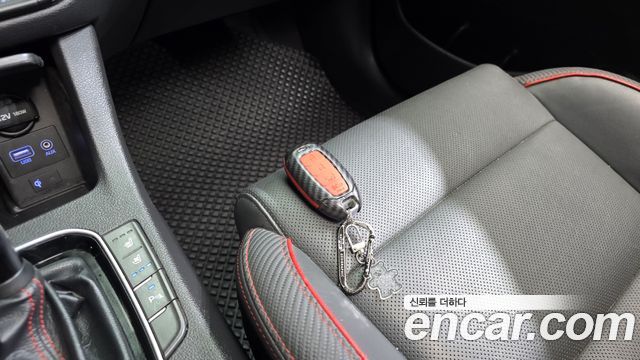 Hyundai i30 2019 — photo 21