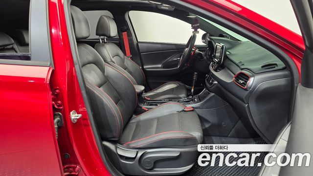 Hyundai i30 2019 — photo 16