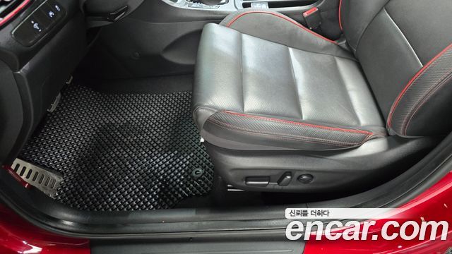 Hyundai i30 2019 — photo 32