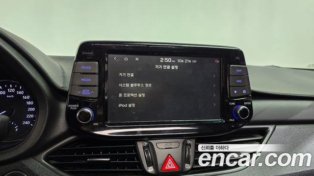Hyundai i30 2019 — photo 33