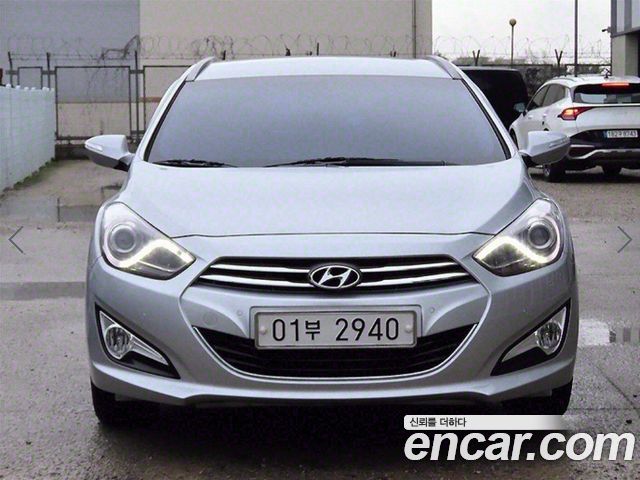 Hyundai i40 2012 — photo 1