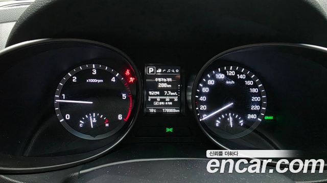 Hyundai Santafe 2016 — photo 8