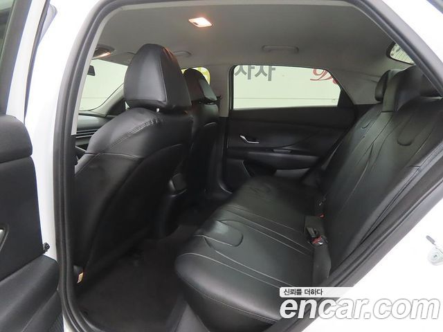 Hyundai AVANTE 2022 — photo 17