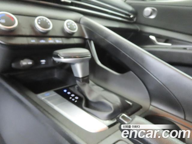 Hyundai AVANTE 2022 — photo 19