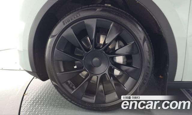 Tesla Model Y 2022 — photo 5