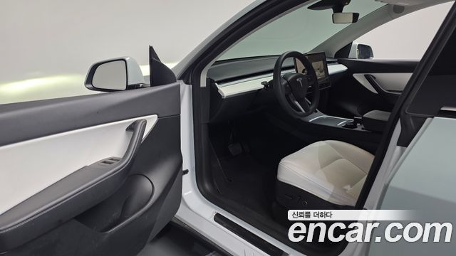 Tesla Model Y 2022 — photo 13