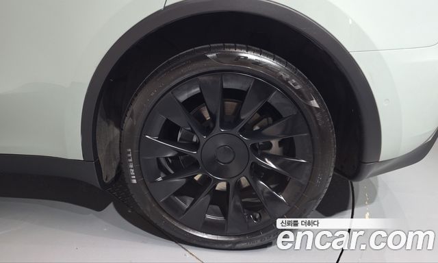 Tesla Model Y 2022 — photo 7