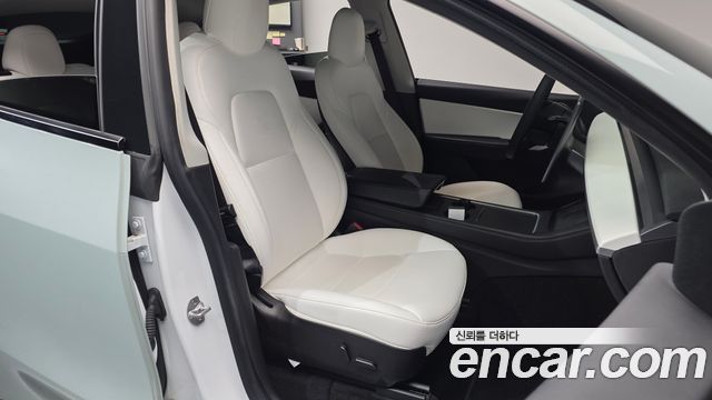 Tesla Model Y 2022 — photo 16