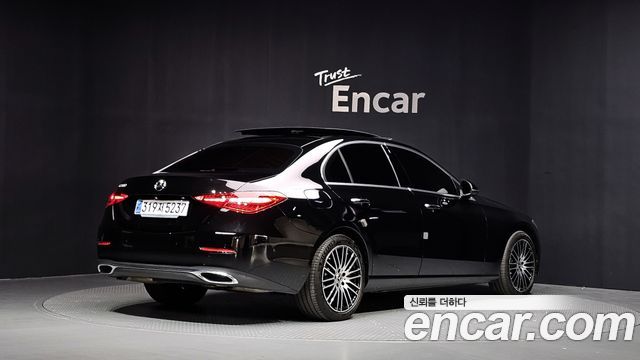 Mercedes-Benz C-Class 2024 — photo 2