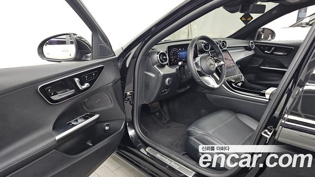 Mercedes-Benz C-Class 2024 — photo 13