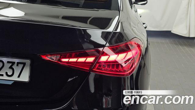 Mercedes-Benz C-Class 2024 — photo 9