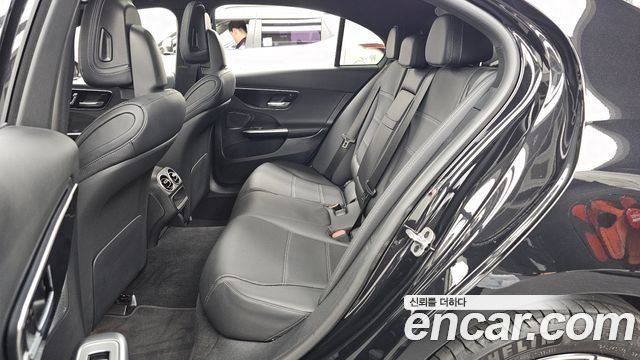 Mercedes-Benz C-Class 2024 — photo 16
