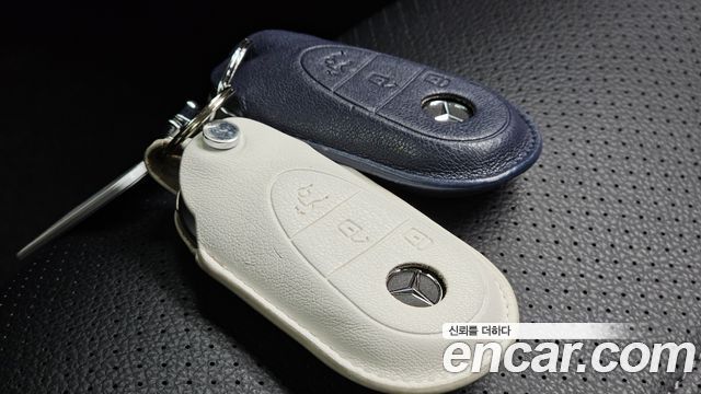 Mercedes-Benz C-Class 2024 — photo 28