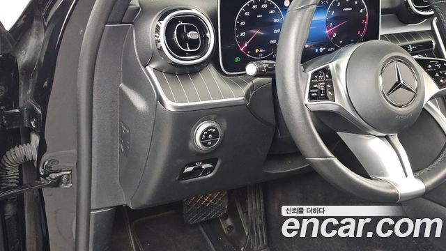 Mercedes-Benz C-Class 2024 — photo 30