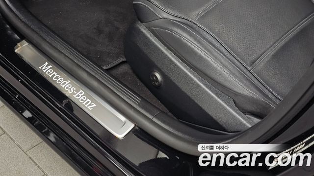 Mercedes-Benz C-Class 2024 — photo 32