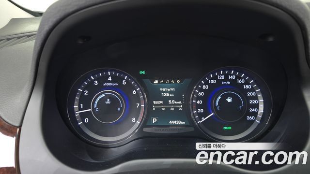 Hyundai Grandeur 2015 — photo 11