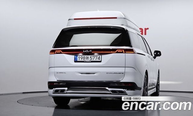 Kia Canival 2023 — photo 5