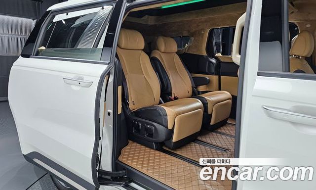 Kia Canival 2023 — photo 9