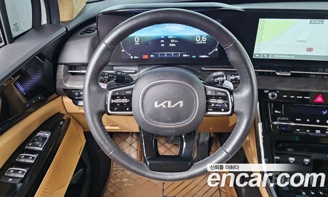 Kia Canival 2023 — photo 11