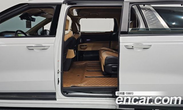 Kia Canival 2023 — photo 18