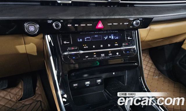 Kia Canival 2023 — photo 19
