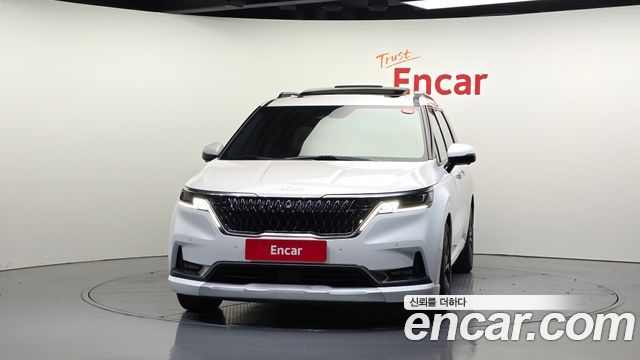 Kia Canival 2023 — photo 3