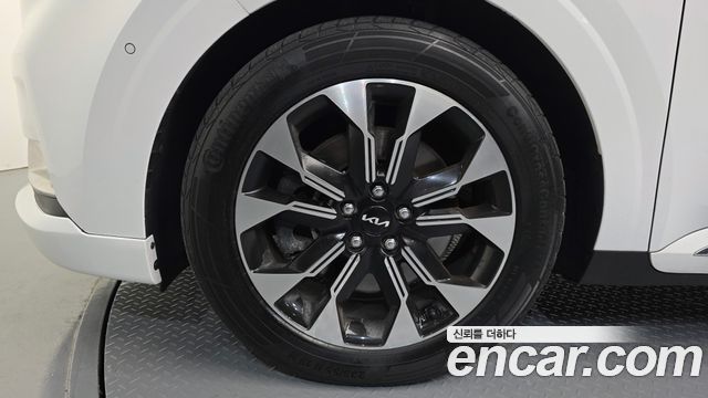 Kia Canival 2023 — photo 5