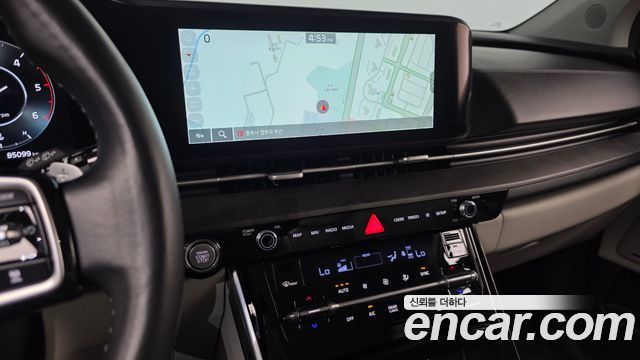 Kia Canival 2023 — photo 11