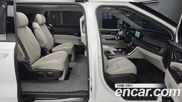 Kia Canival 2023 — photo 17