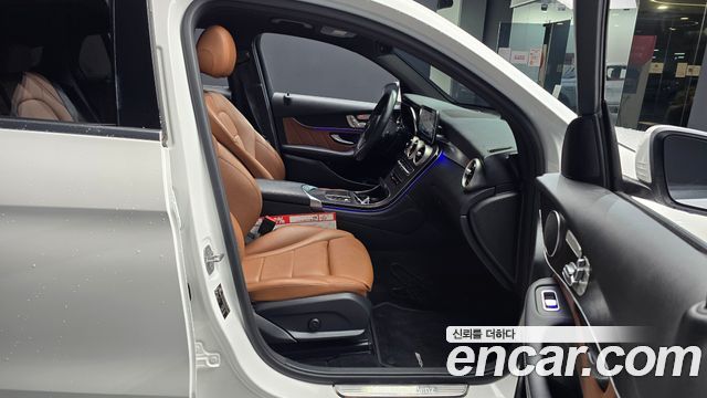 Mercedes-Benz GLC-Class 2020 — photo 17