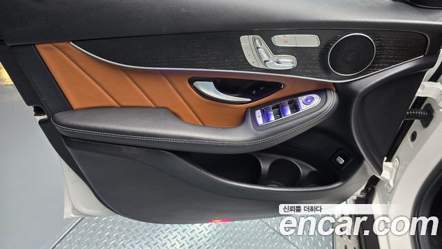 Mercedes-Benz GLC-Class 2020 — photo 14