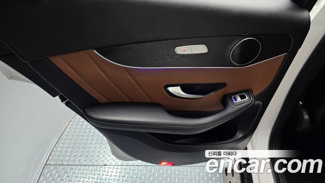 Mercedes-Benz GLC-Class 2020 — photo 15