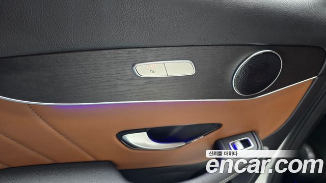 Mercedes-Benz GLC-Class 2020 — photo 28