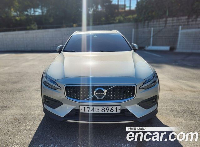 Volvo V60 2020 — photo 3