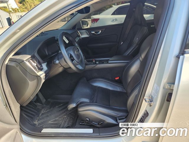 Volvo V60 2020 — photo 7