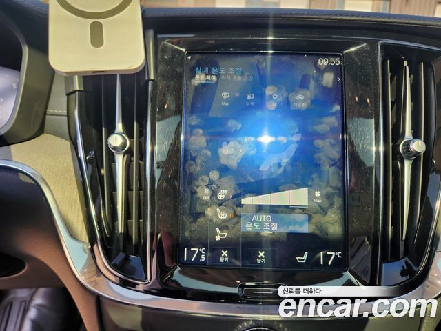 Volvo V60 2020 — photo 12