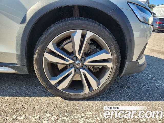 Volvo V60 2020 — photo 20