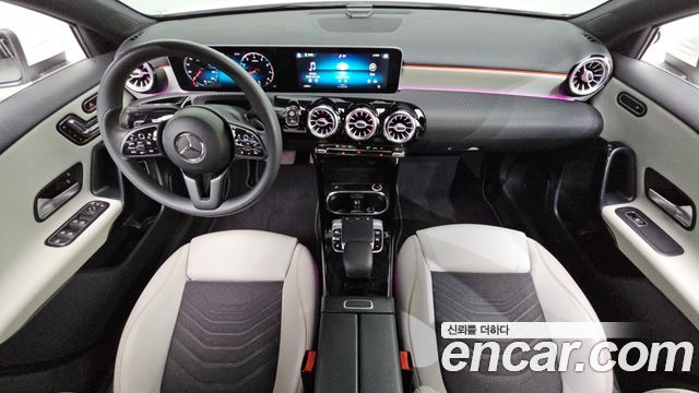 Mercedes-Benz A-Class 2020 — photo 7